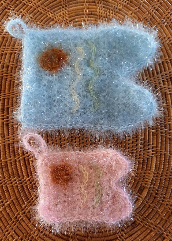 たわし用ヤーンの完成品(鯉のぼり)