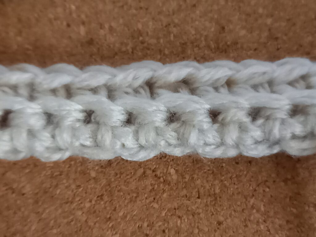 2段目の工程（すじ編みの始まり）