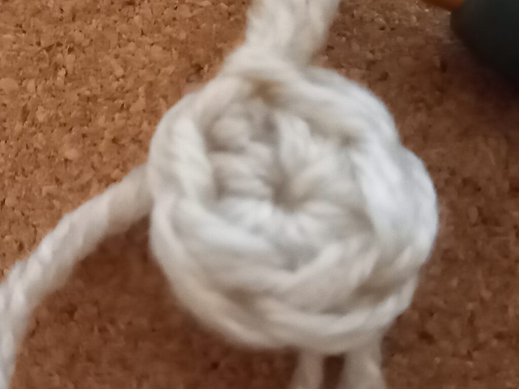 星の編み方（円にする工程）