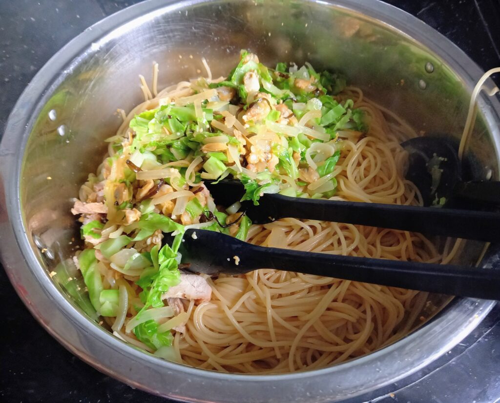 大鍋で作ったパスタ（完成品）