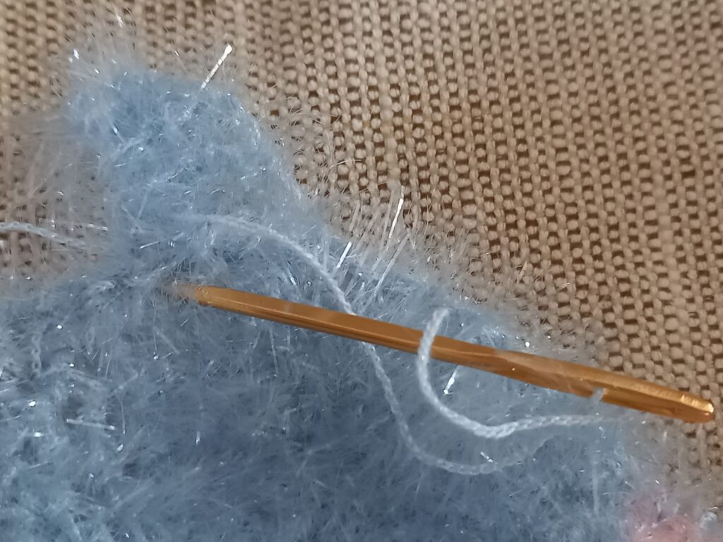 耳の編み方工程(縫い付ける)