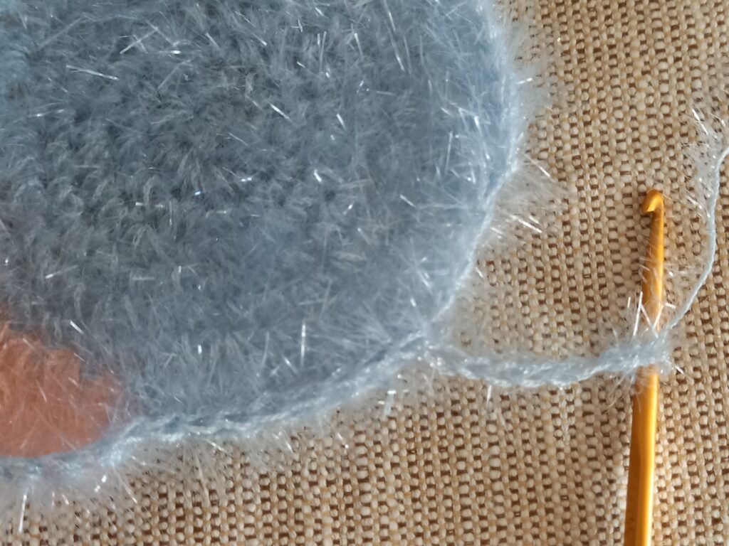 はなの編み方(最初の工程)