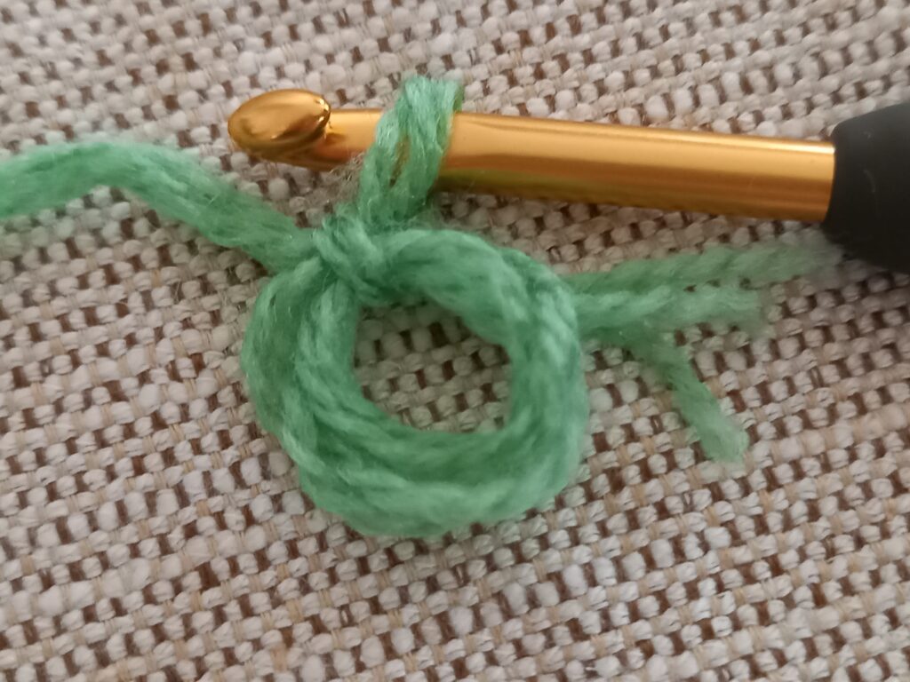 ツリー編み始め