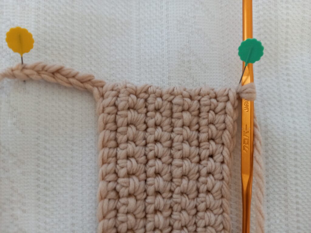 手編みのマスコット（工程）