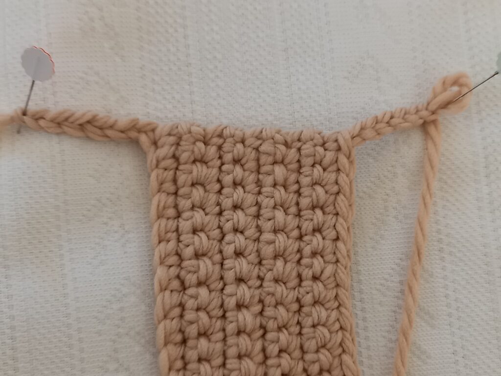 手編みのマスコット（工程）