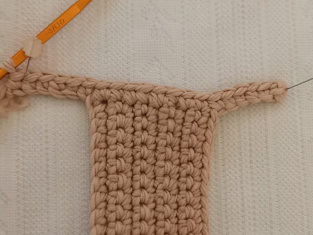 手編みのマスコット（工程）